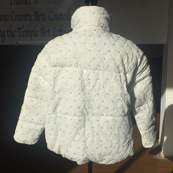 Bright white sequined puffer - Picture 5 of 5